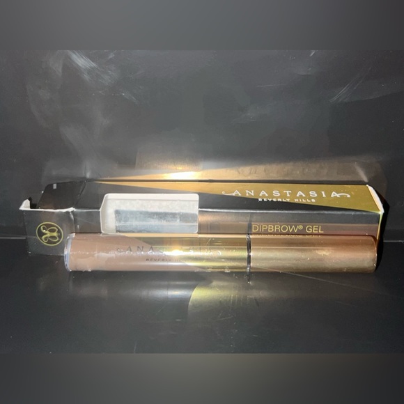 Anastasia Beverly Hills Dipbrow Gel- Dark Brown. Sharp, Define, Shade, Define - Picture 2 of 5